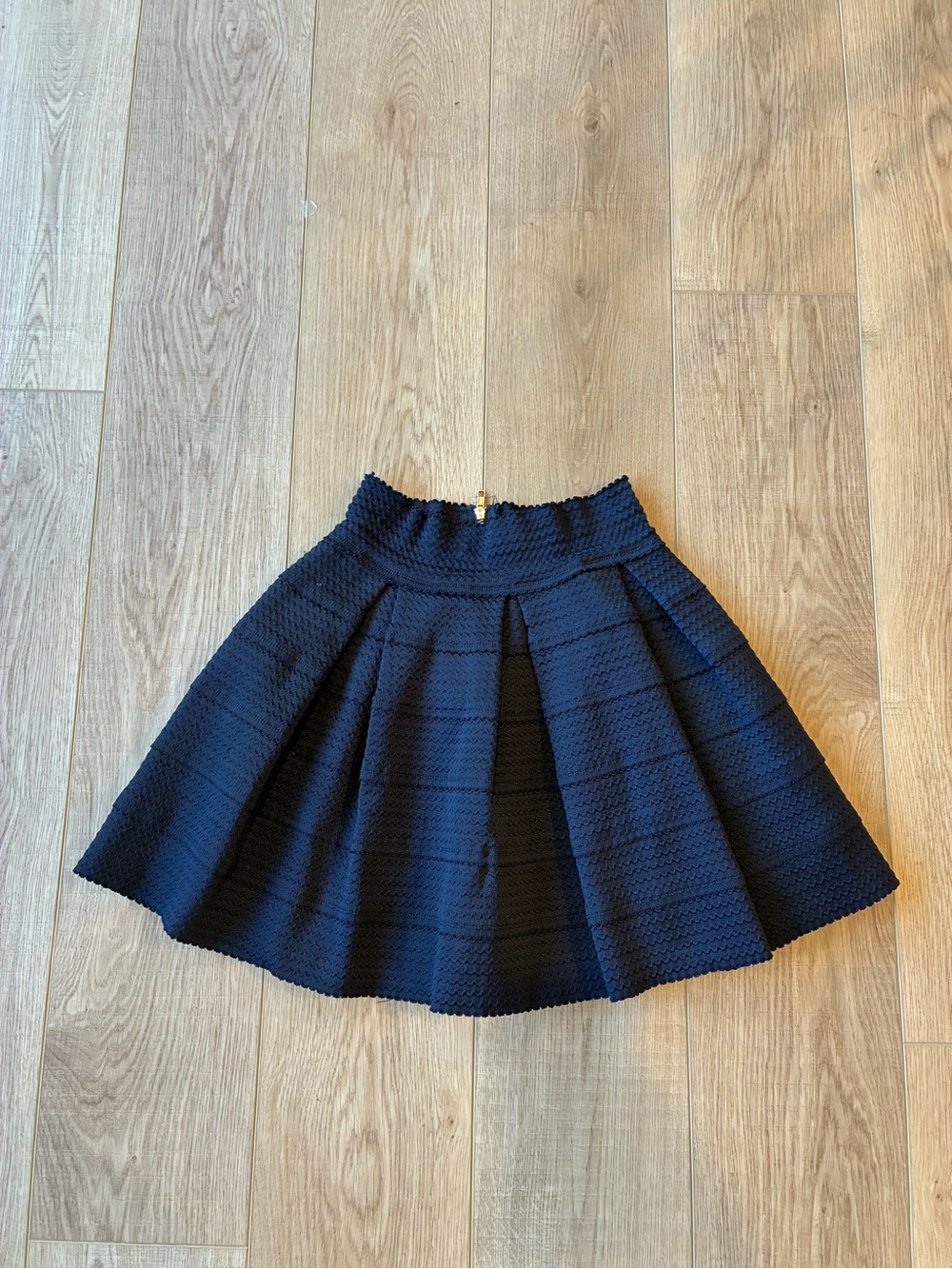 Dina Be Navy Textured Pleated A-Line mini Skirt thick fabric gold zipper 1 prep